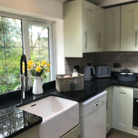 Coombe Edge Cottage Хонитън Екстериор снимка